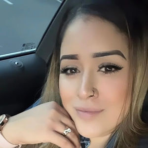 Meet your Posher, Yesenia